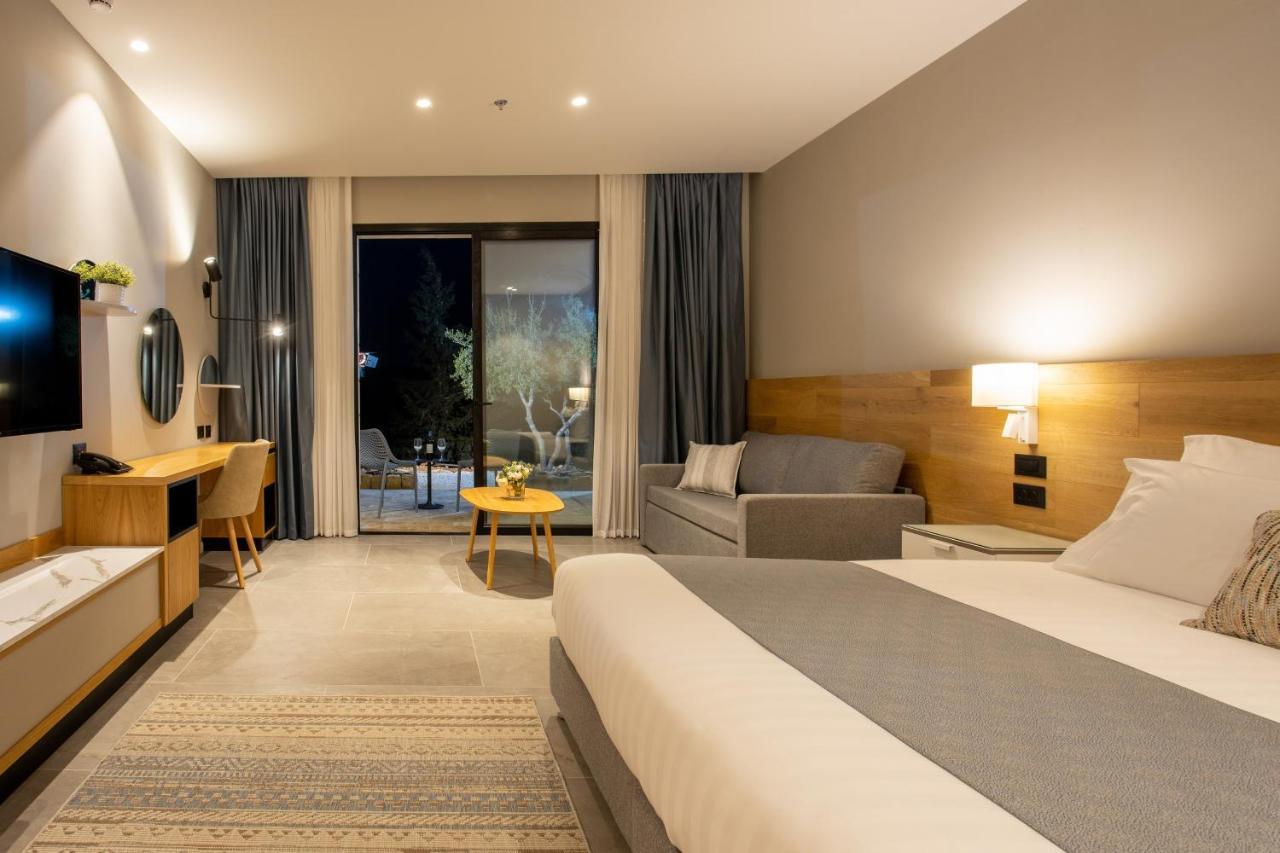 Logos Hotel In Yad Hashmona Bagian luar foto
