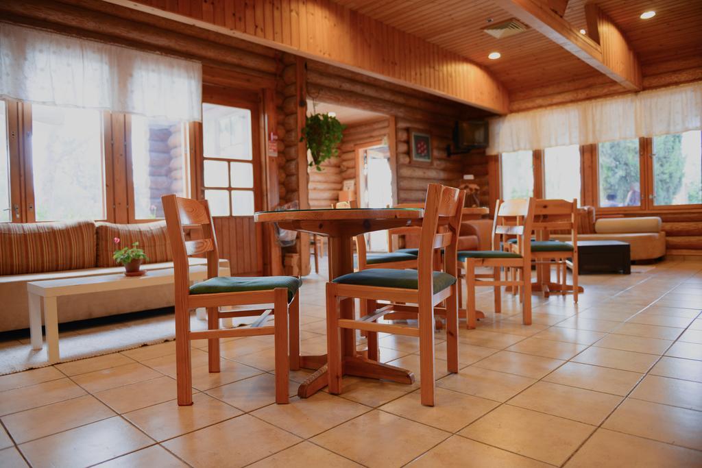 Logos Hotel In Yad Hashmona Bagian luar foto